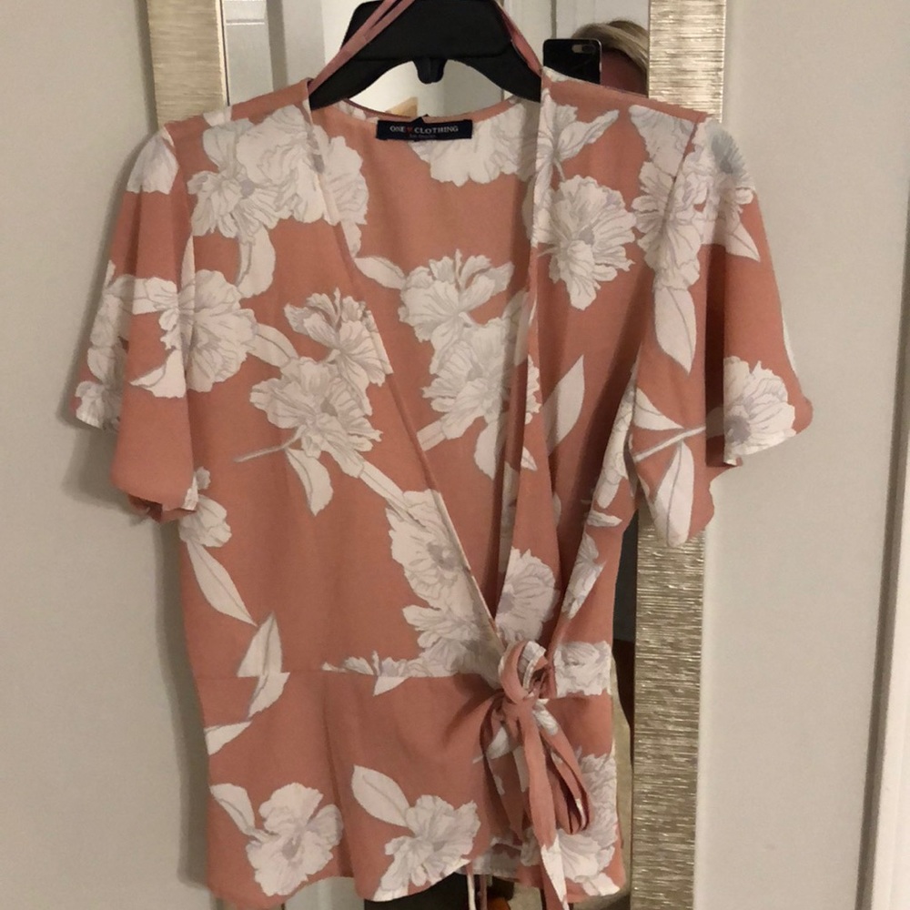 Women’s Pink Tie top